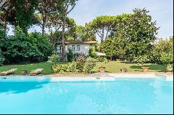 Villa with swimming pool in Marina di Pietrasanta