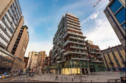 MODERN DUPLEX APARTMENT AT WINTER GARDENS 