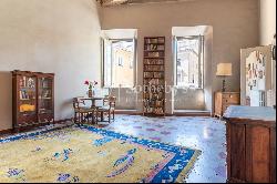 Charming and bright apartment in the heart of Trastevere