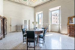 Charming and bright apartment in the heart of Trastevere