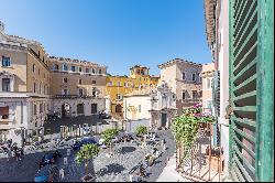Charming and bright apartment in the heart of Trastevere