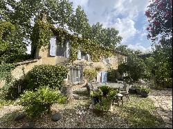 Authentic stone farmhouse in the heart of Provence