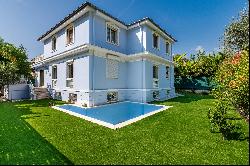 Exclusive Villa with swimming pool close to the sea in Menton