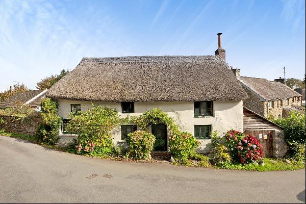 Charming Grade II listed thatched cottage in the heart of Dartmoor.