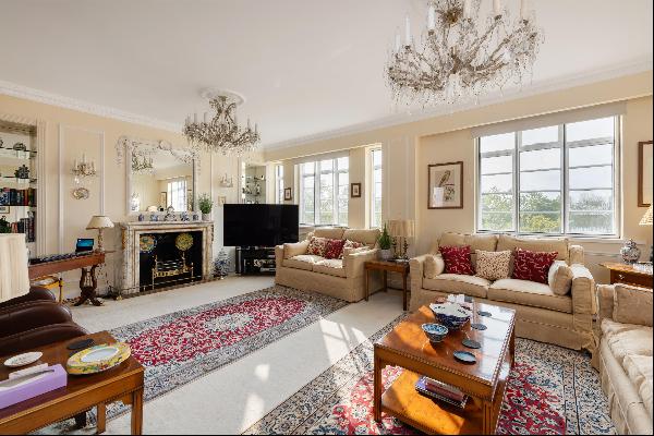 3 bedroom apartment for sale with exceptional views over Hyde Park, W2