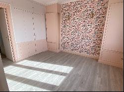 LILLE, Liberte, apartment type 4 of 107sqm, 3 bedrooms, box, cellar