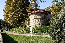 RARE  HISTORICAL CHATEAU IN THE INTERIOR BASQUE COUNTRY