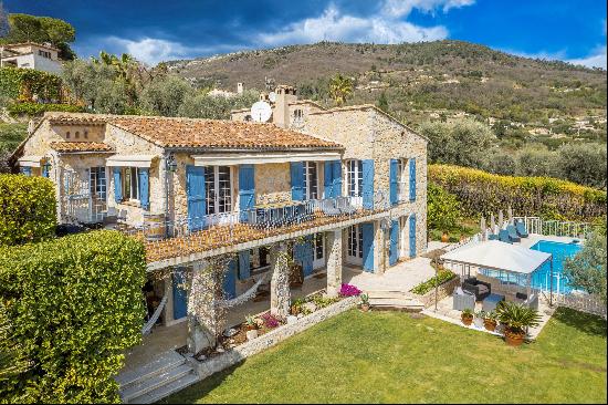 Charming stone house with panoramic view in Vence