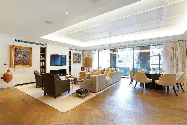 An immaculate lateral apartment on the first floor of one of Marylebone's most prestigious