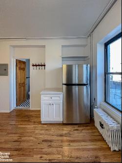 401 SACKETT STREET in Carroll Gardens, New York