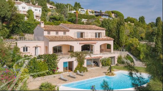 Mougins Near village rare villa sea view