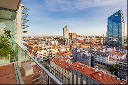 Apartment in the Giardini D'Inverno building with view of the Milan skyline