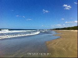 Nezua - 8 Kms Titled Ocean Front - World Class Surf