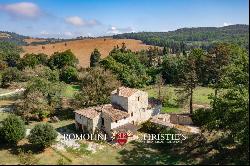 Umbria - FORMER MILL WITH GUESTHOUSE AND POOL FOR SALE IN TODI