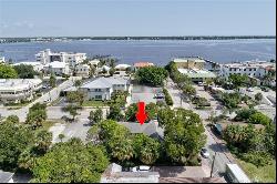 300 SE Detroit Avenue, Stuart FL 34994