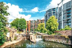 Canal Reach, London, London N1C4AZ