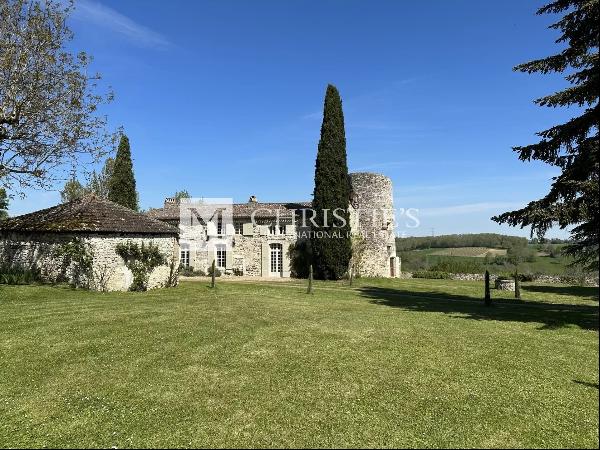 Fabulous west Dordogne property with pool and views for sale