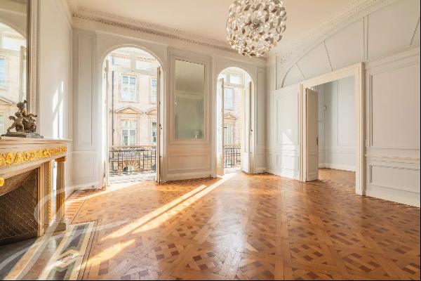 Stunning Haussmannian Apartement - Golden Triangle - John Taylor Bordeaux