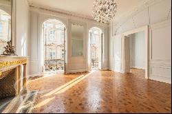 Stunning Haussmannian Apartement - Golden Triangle - John Taylor Bordeaux
