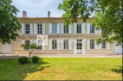 Large stone house with pool in Saint-Emilion