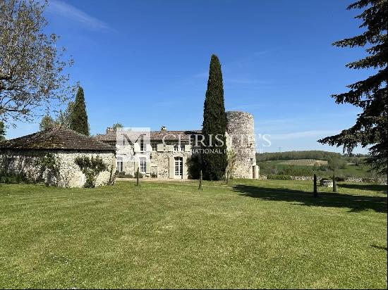 Fabulous west Dordogne property with pool and views for sale