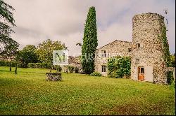 Fabulous west Dordogne property with pool and views for sale