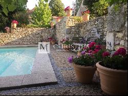 Fabulous west Dordogne property with pool and views for sale