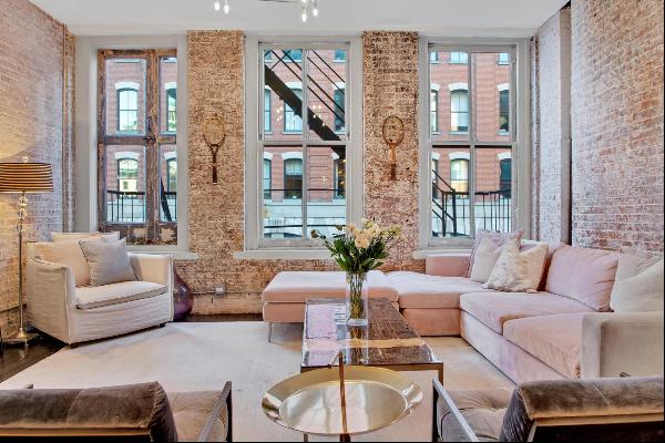Fashion lovers will swoon for this completely turn-key Tribeca loft, renovated with a desi