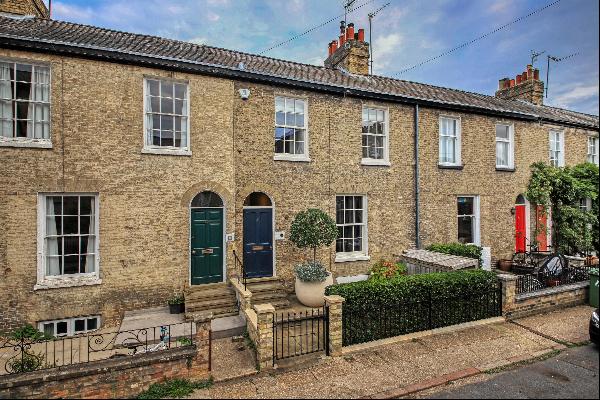 Stunning Georgian Grade II listed townhouse, renovated throughout resulting in a character