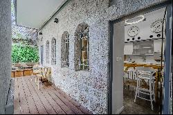 Historic Garden Apartment in in the heart of Jerusalem