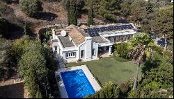 Very private, totally renovated villa in Sotogrande Alto, San Roque 11360