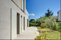 Apartment with quiet garden