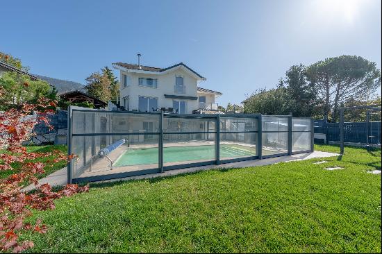 BEAUTIFUL CONTEMPORARY VILLA 30 MINUTES FROM GENEVA