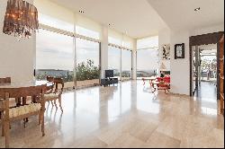 Exclusive villa with views in Los Monasterios