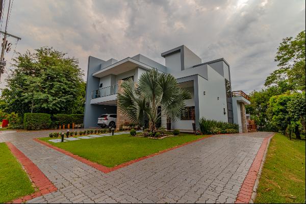 Contemporary Elegance at Paraná Country Club