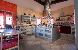 TORREILLES - STONE BUILDING WITH CHARACTER - 479sqm