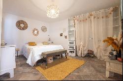 TORREILLES - STONE BUILDING WITH CHARACTER - 479m²