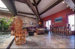 TORREILLES - STONE BUILDING WITH CHARACTER - 479m²