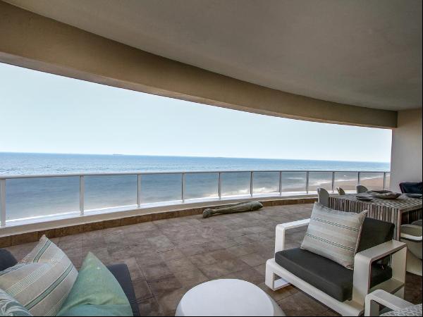 Apex Elegance Unveiled: Exclusive Sub-Penthouse on Umhlanga's Pristine Beachfront