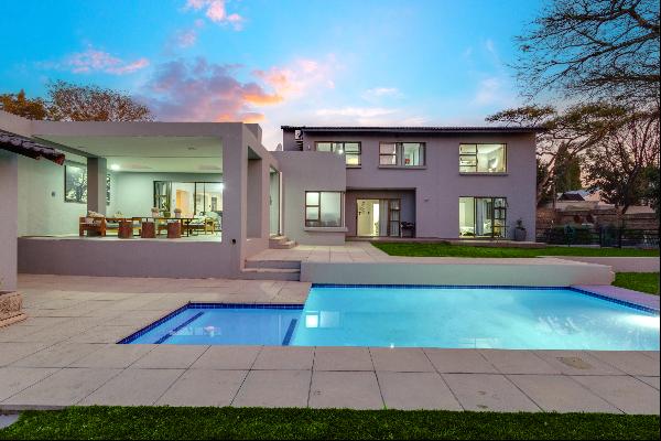 Beautiful Masterpiece For Sale in Phase 1 of Fourways Gardens