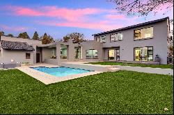 Beautiful Masterpiece For Sale in Phase 1 of Fourways Gardens