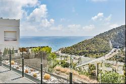 Exclusive house with panoramic views of the sea and the Garraf National Park