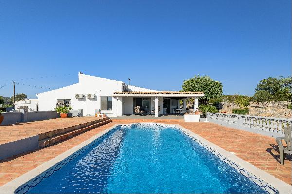 Charming country villa in Loulé, Algarve.