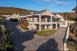 STUNNING 5 BED HOME FOR SALE IN HEMEL & AARDE ESTATE, HERMANUS - LUXURY LIVING AT ITS FIN