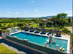 Stately farmhouse with infinity pool and garden in Santa Maria del Camí