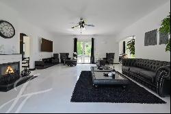 Exceptional south-facing property - Absolute peace and quiet - Secure estate