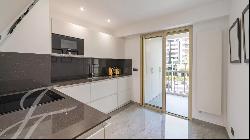 Centre Croisette  Apartment entirely renewed in a prestigious building