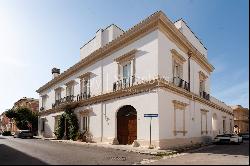 Elegant palace in the city centre