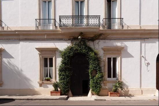 Elegant palace in the city centre