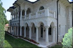 Spacious Villa in Dedinje